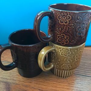 Vintage stackable mugs